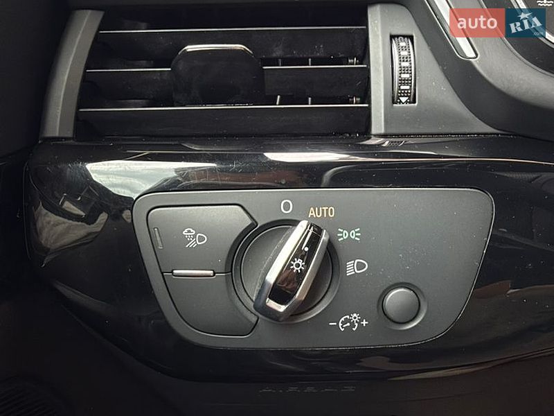Седан Audi A4 2017 в Івано-Франківську