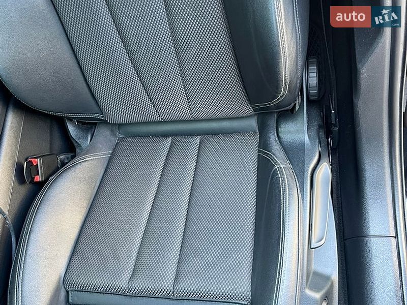 Универсал Audi A4 2017 в Черновцах