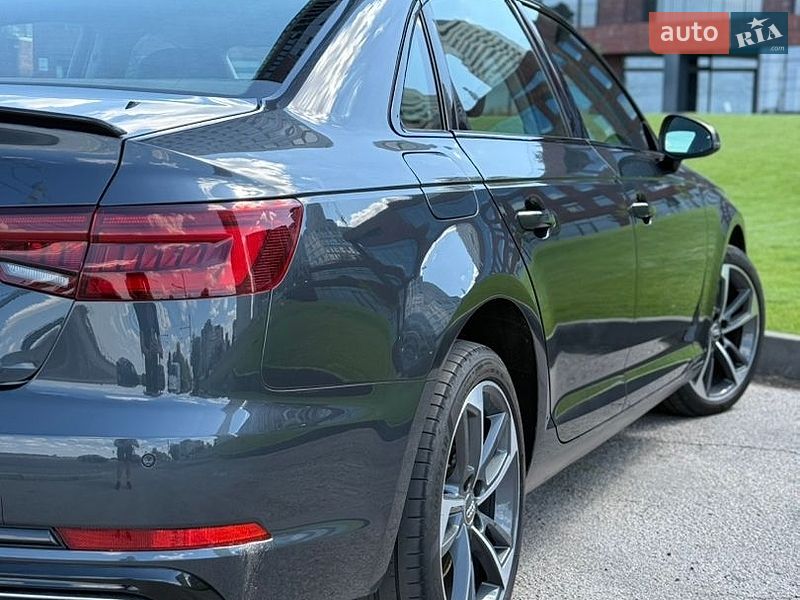Седан Audi A4 2019 в Днепре