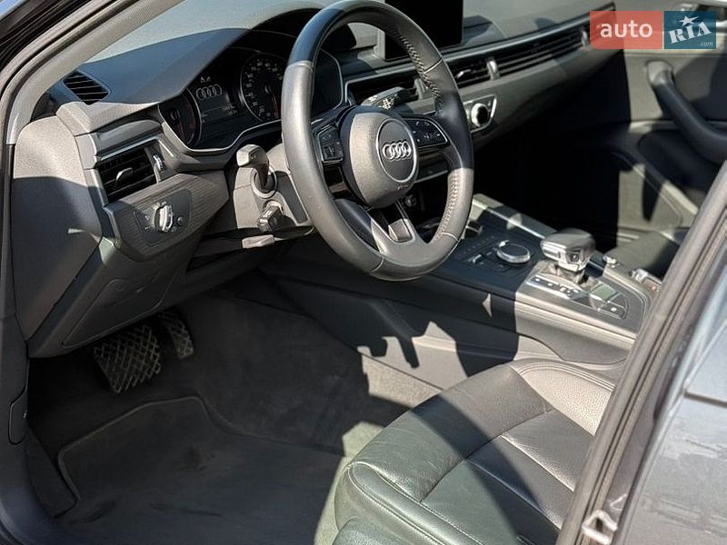 Седан Audi A4 2019 в Днепре