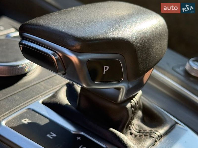 Седан Audi A4 2019 в Днепре