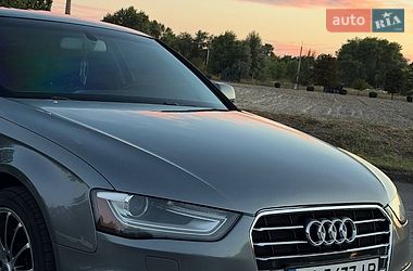 Седан Audi A4 2013 в Горишних Плавнях