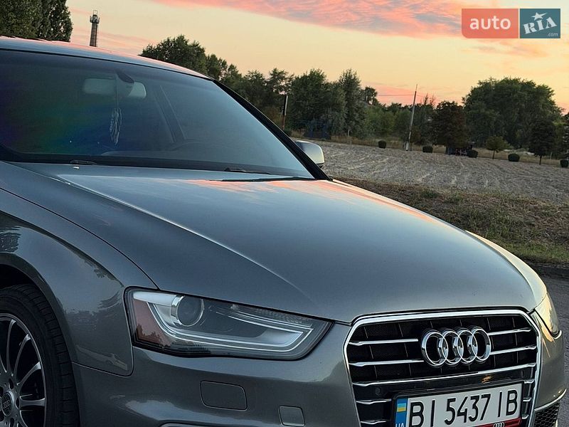 Седан Audi A4 2013 в Горишних Плавнях