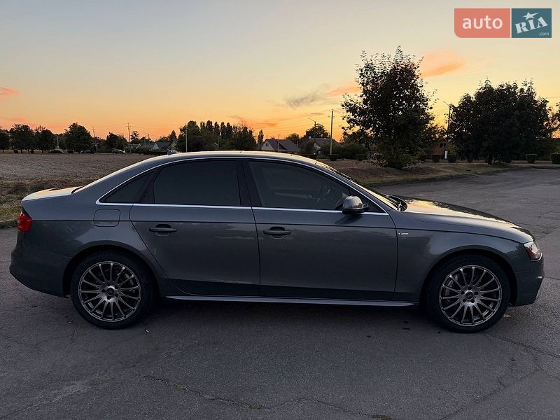 Седан Audi A4 2013 в Горишних Плавнях