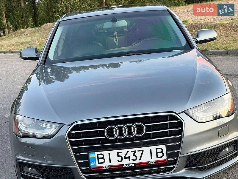 Седан Audi A4 2013 в Горишних Плавнях