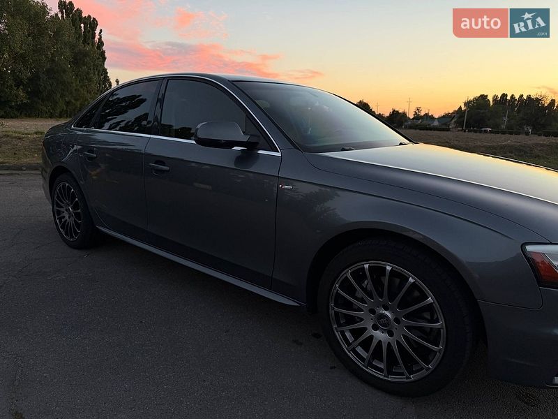 Седан Audi A4 2013 в Горишних Плавнях
