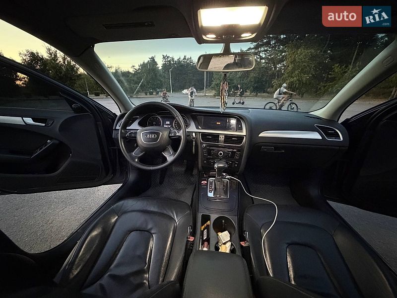 Седан Audi A4 2013 в Горишних Плавнях