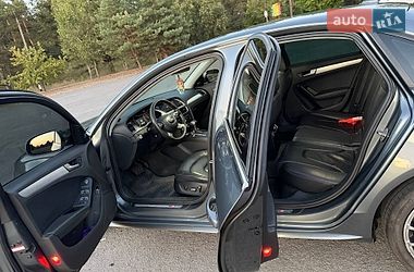 Седан Audi A4 2013 в Горишних Плавнях