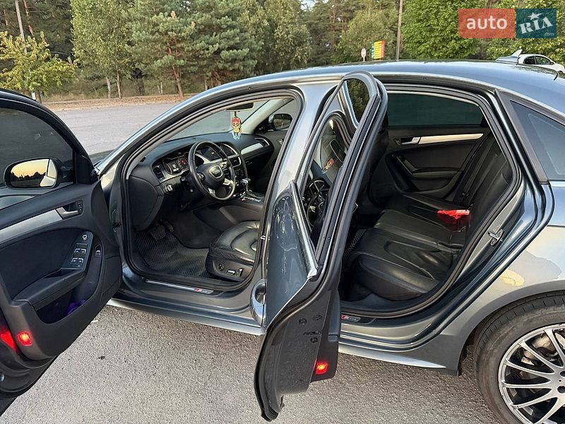 Седан Audi A4 2013 в Горишних Плавнях