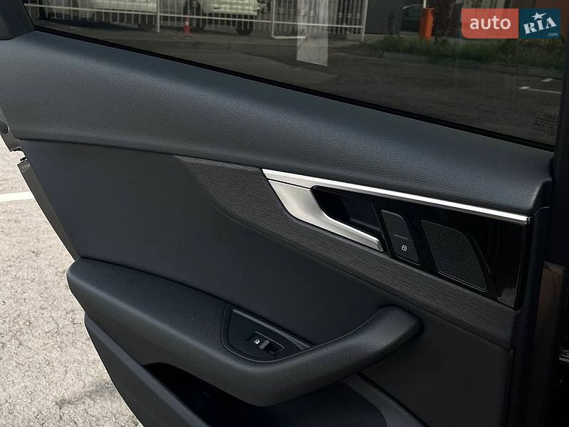 Седан Audi A4 2020 в Києві