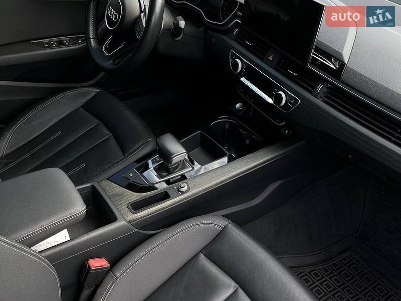 Седан Audi A4 2020 в Києві