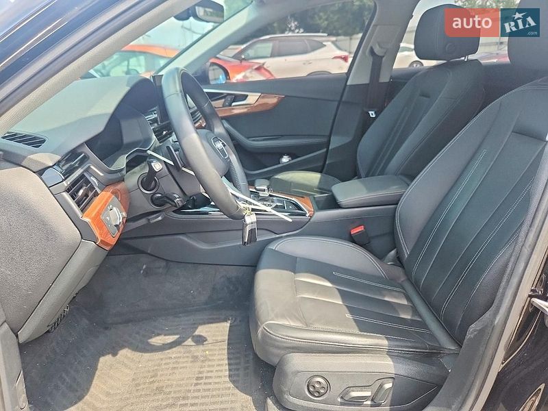 Седан Audi A4 2021 в Львові