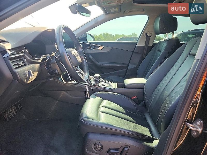 Седан Audi A4 2021 в Львове