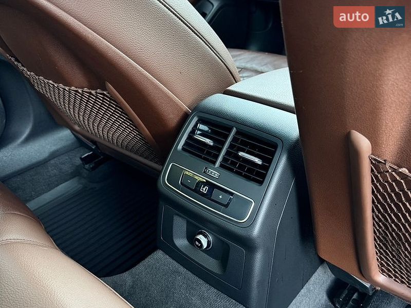 Седан Audi A4 2018 в Хмельницком
