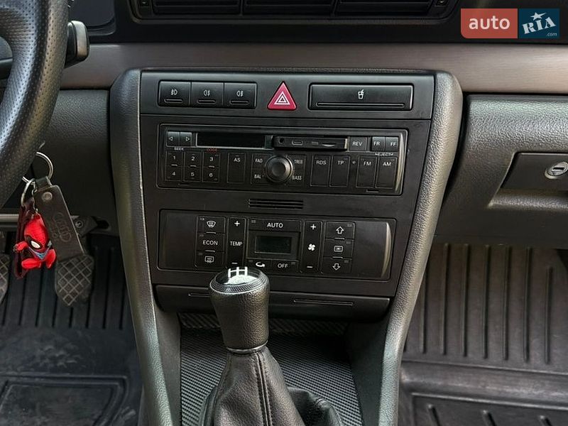 Седан Audi A4 1999 в Изяславе