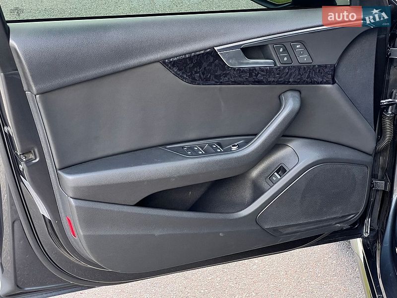 Седан Audi A4 2019 в Киеве