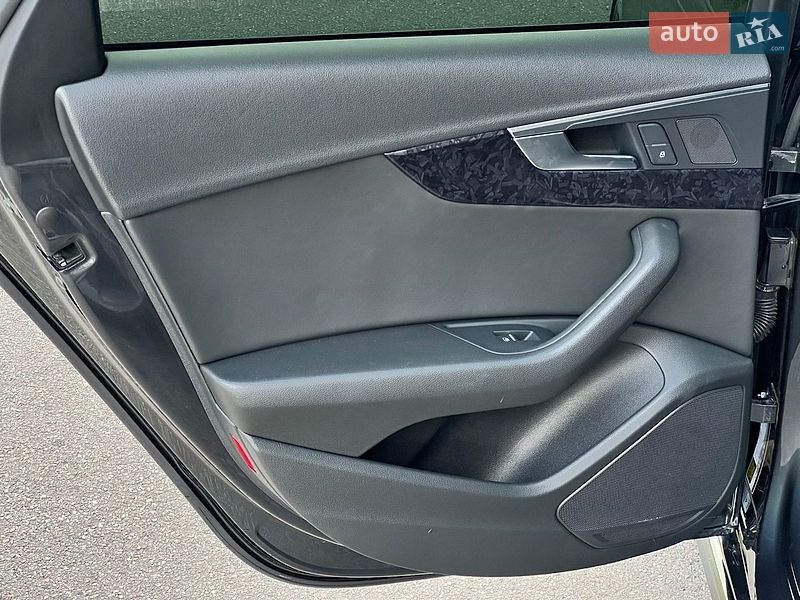 Седан Audi A4 2019 в Киеве