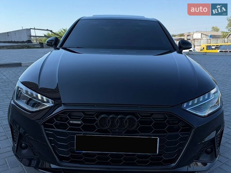 Седан Audi A4 2023 в Дніпрі