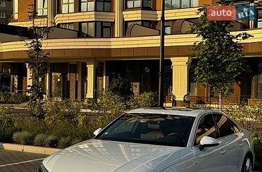 Седан Audi A4 2022 в Києві