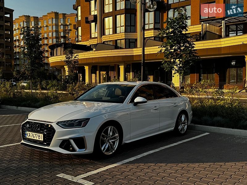 Седан Audi A4 2022 в Киеве