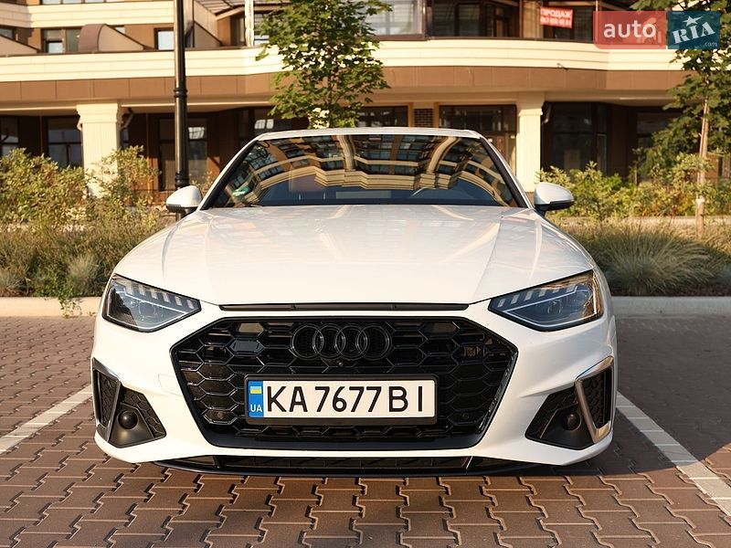 Седан Audi A4 2022 в Киеве