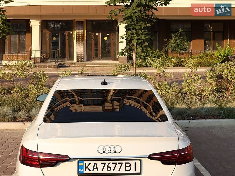 Седан Audi A4 2022 в Києві
