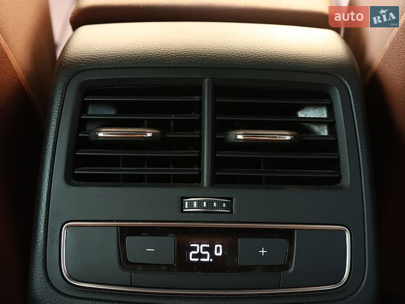 Седан Audi A4 2022 в Киеве