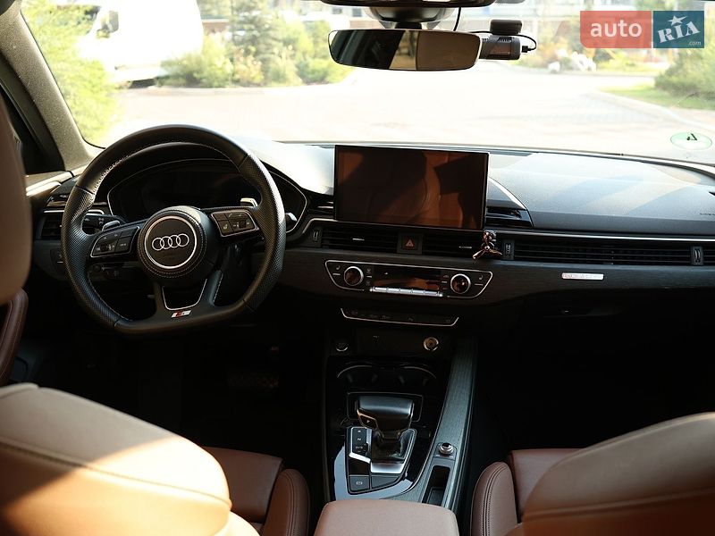 Седан Audi A4 2022 в Києві