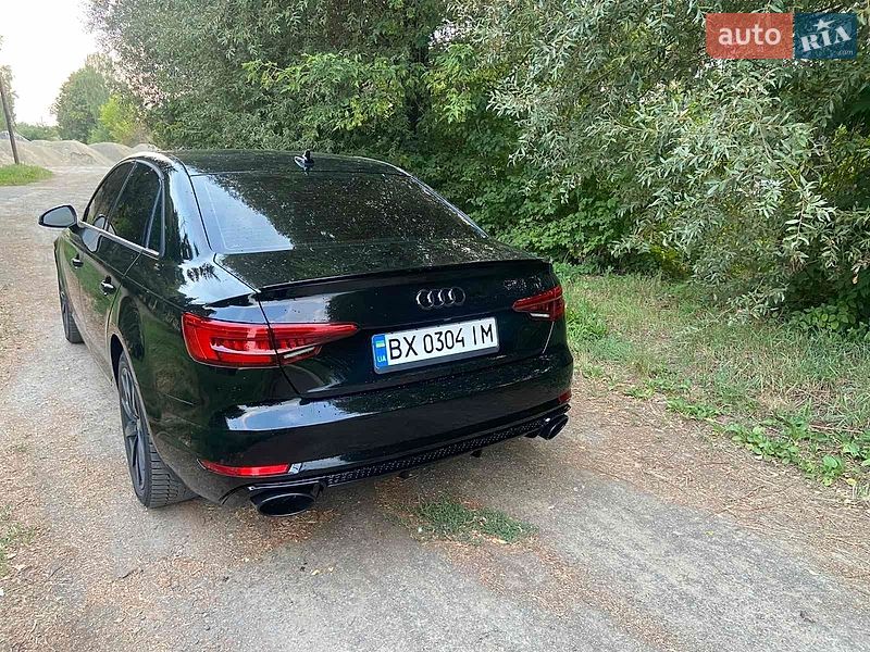 Седан Audi A4 2016 в Хмельницком