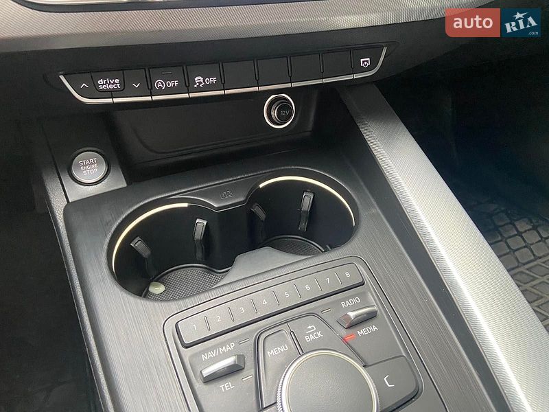 Седан Audi A4 2016 в Хмельницком