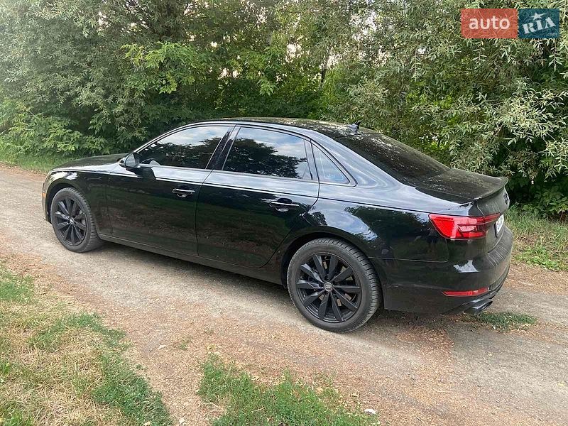 Седан Audi A4 2016 в Хмельницком
