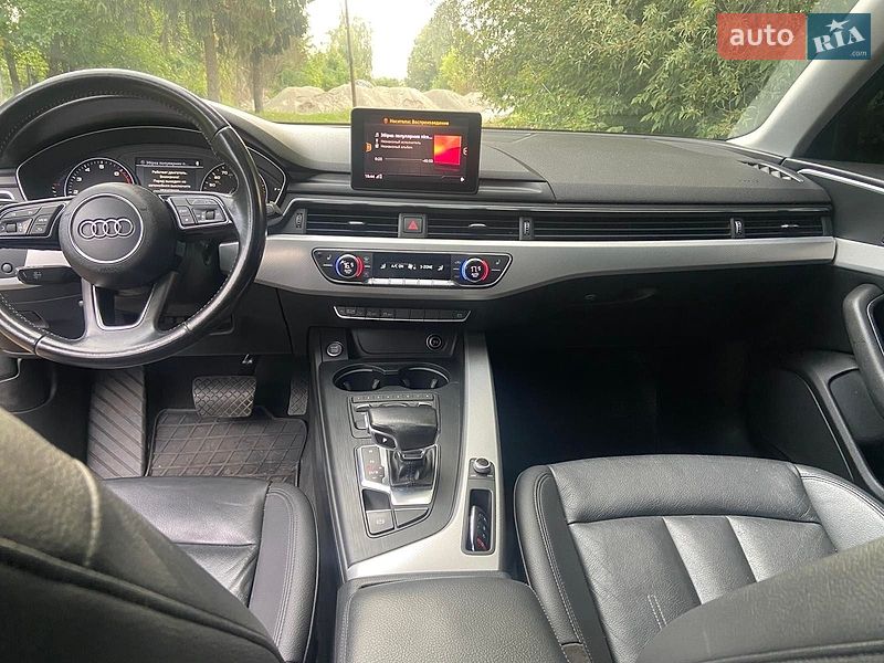 Седан Audi A4 2016 в Хмельницком