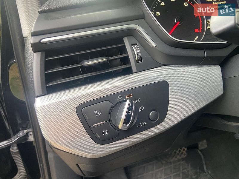 Седан Audi A4 2016 в Хмельницком