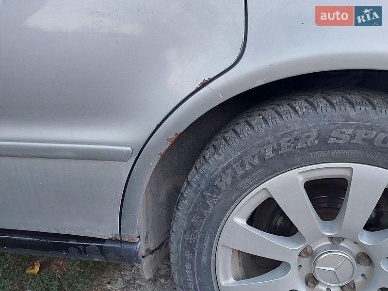 Универсал Audi A4 1997 в Новоселице
