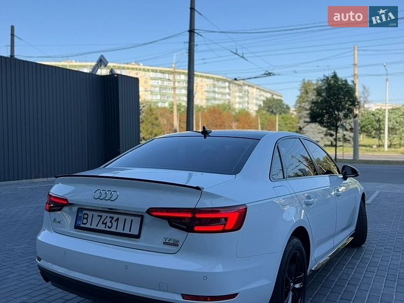 Седан Audi A4 2015 в Полтаві