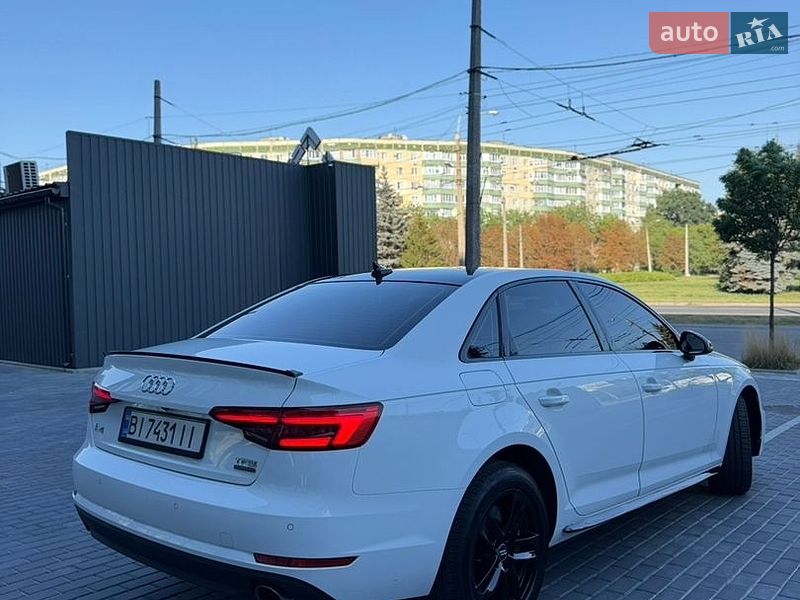 Седан Audi A4 2015 в Полтаві