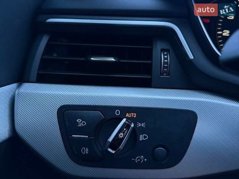 Седан Audi A4 2015 в Полтаві