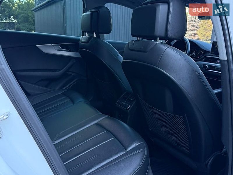 Седан Audi A4 2015 в Полтаві