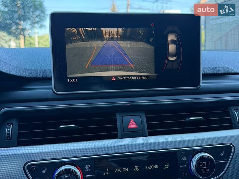 Седан Audi A4 2015 в Полтаві