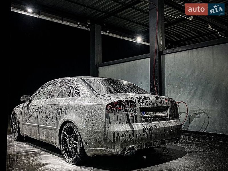 Седан Audi A4 2004 в Самборе