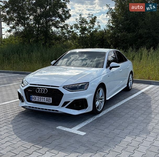 Седан Audi A4 2023 в Хмельницькому