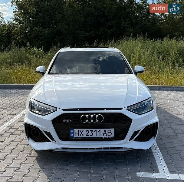 Седан Audi A4 2023 в Хмельницькому
