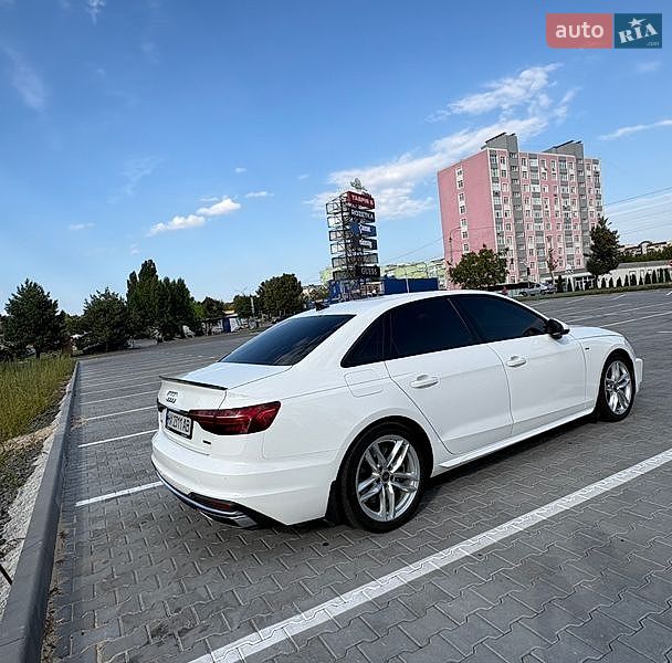 Седан Audi A4 2023 в Хмельницькому