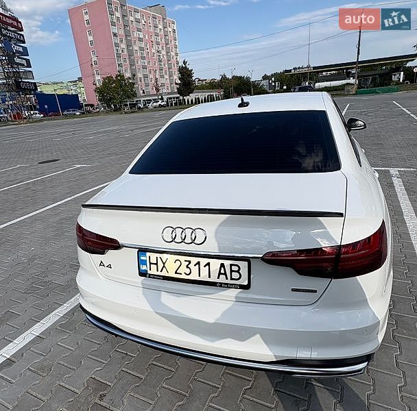 Седан Audi A4 2023 в Хмельницькому