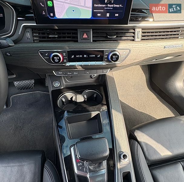 Седан Audi A4 2023 в Хмельницькому