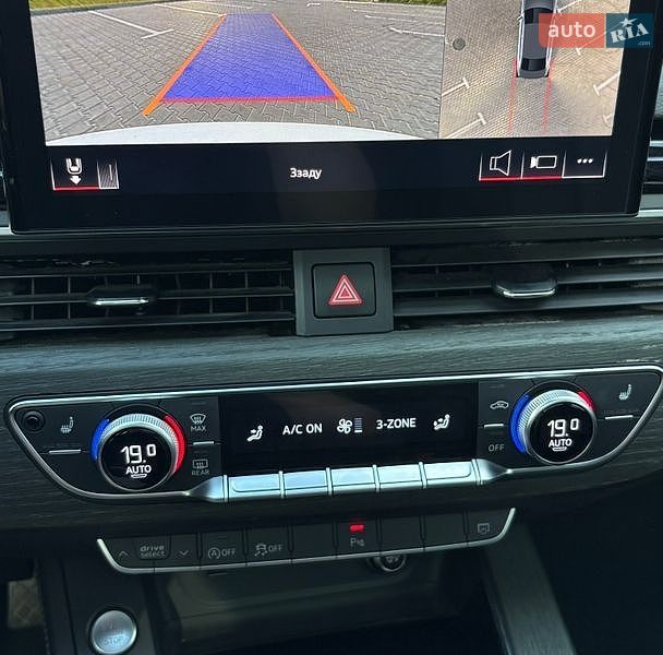 Седан Audi A4 2023 в Хмельницькому