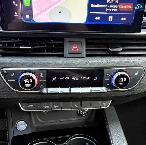 Седан Audi A4 2023 в Хмельницькому
