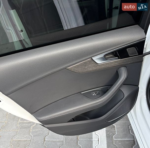Седан Audi A4 2023 в Хмельницькому