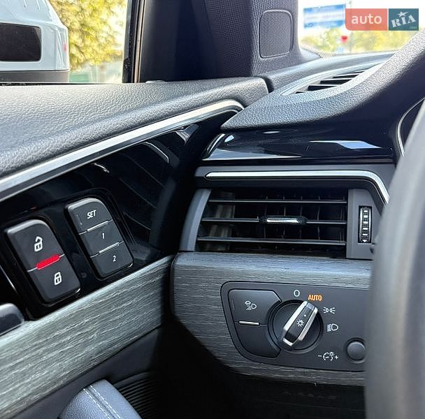 Седан Audi A4 2023 в Хмельницькому