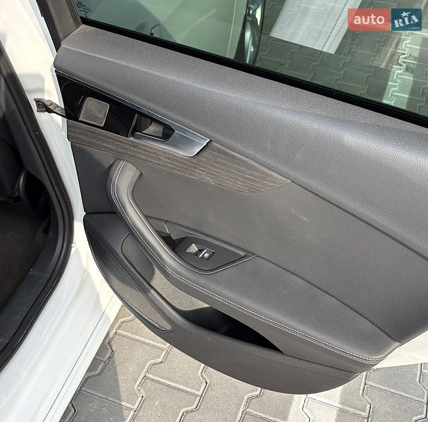 Седан Audi A4 2023 в Хмельницькому
